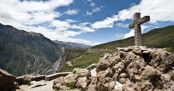 TRANSPORTE TURÍSTICO COLCA - PUNO